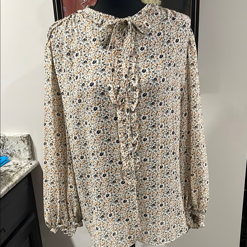 Max Studio floral print size large button up shirt with neck tie- new with tag.